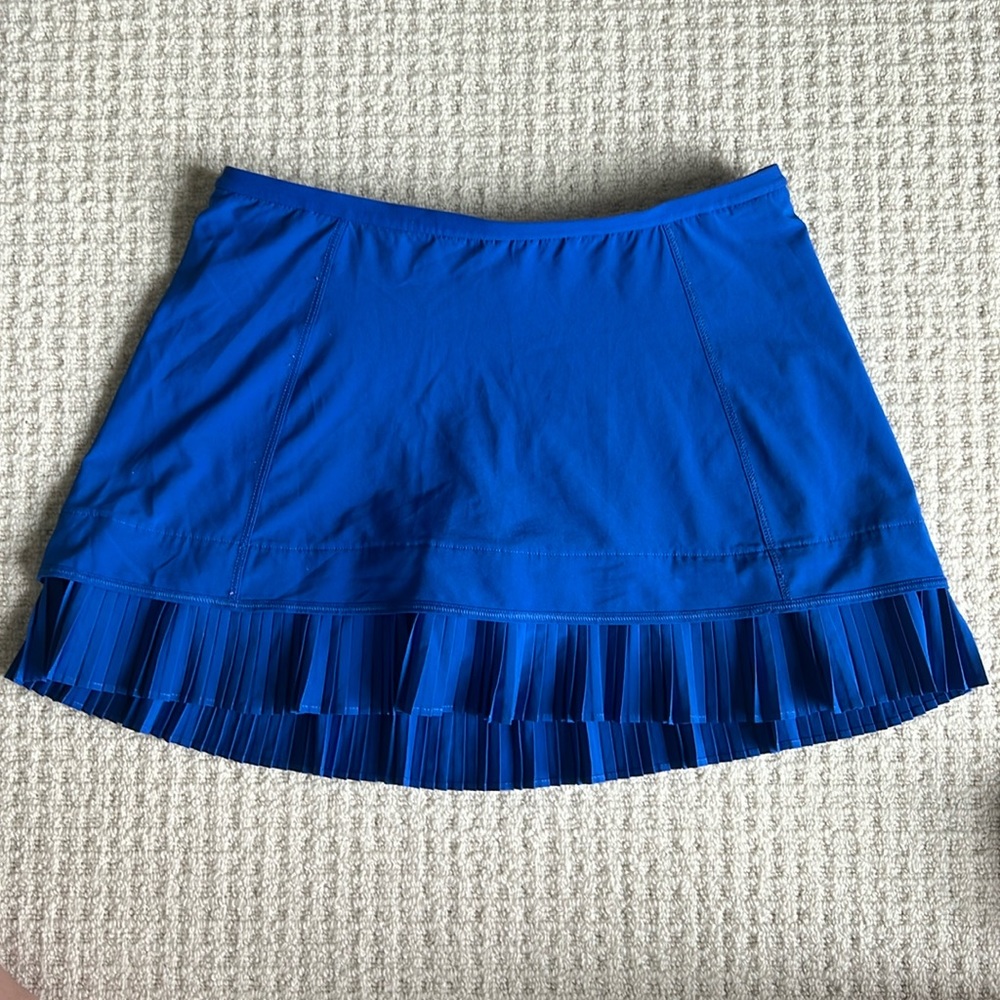 Lululemon skirt (with built in shorts) size 4 (tag removed!) Royal blue